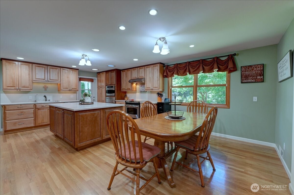 Large dining area - table and chairs could convey!