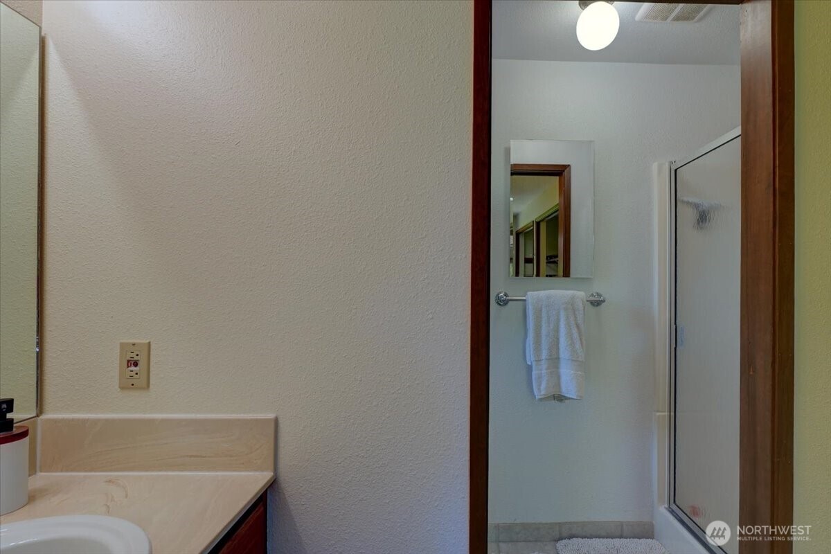 Ensuite 3/4 bath.