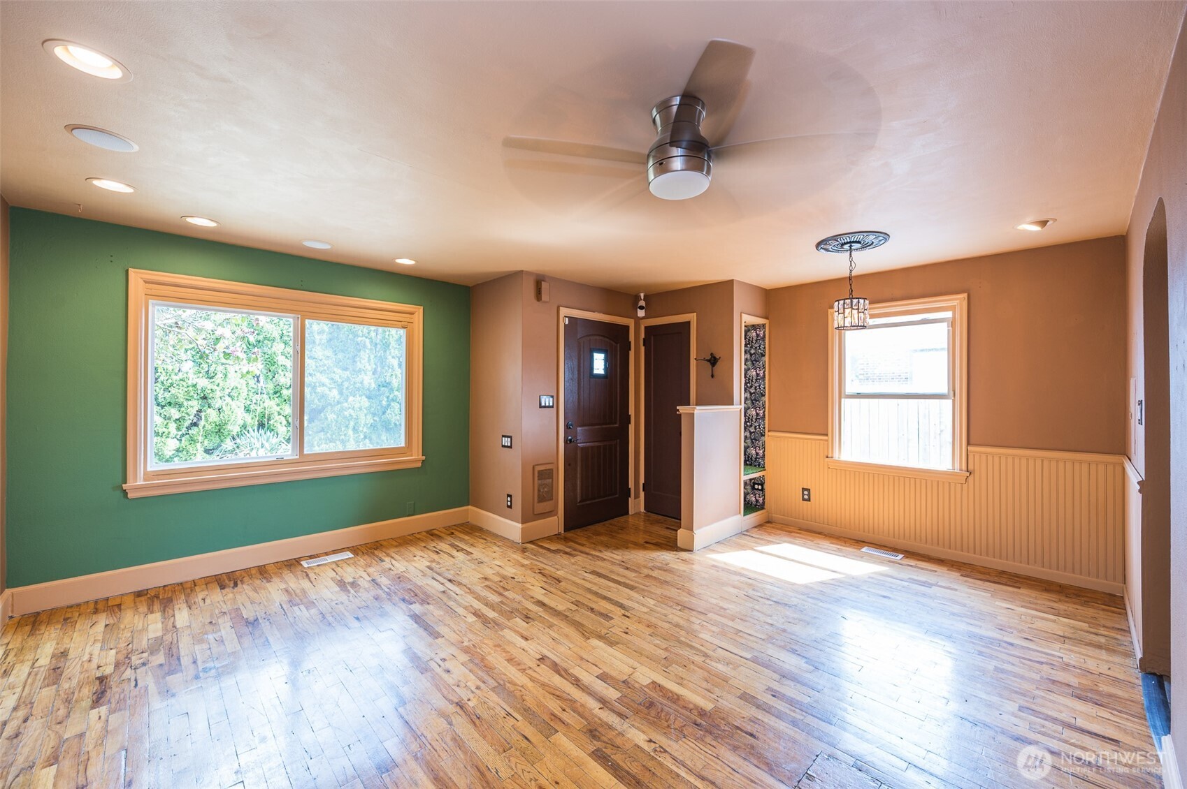 Ample lighting, Ceiling fan & Surround sound!