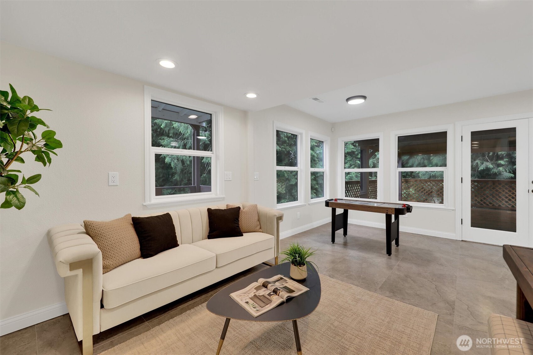 Versatile bonus room with plenty of natural light and room to spread out.