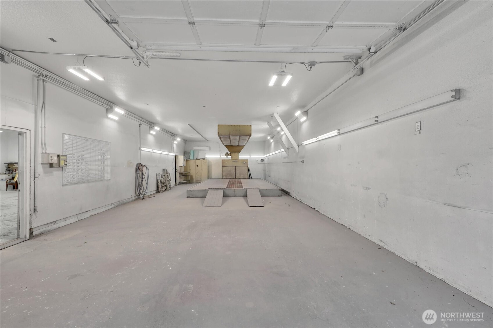 Dedicated paint and mixing rooms for serious projects.