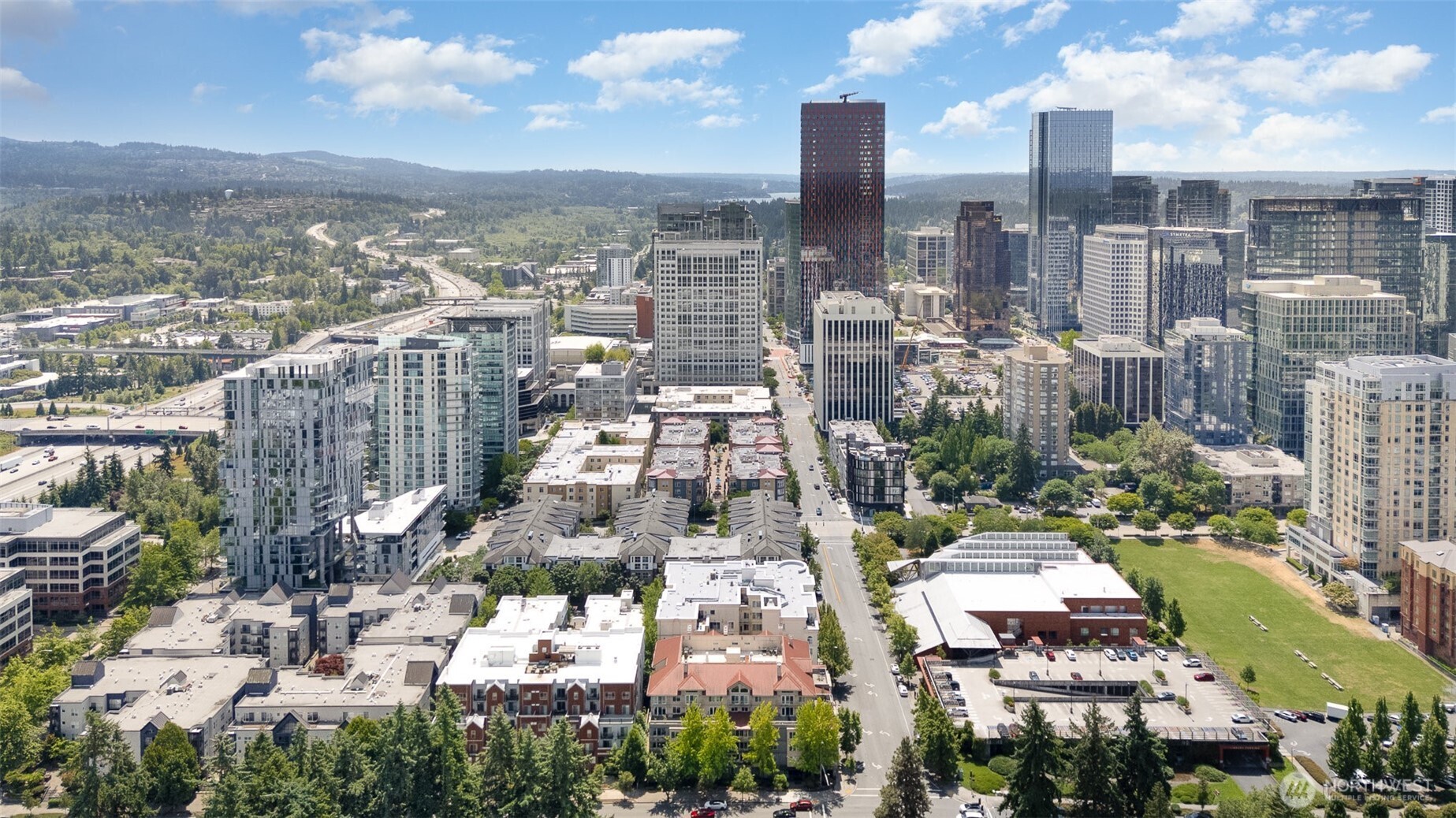 Indulge in vibrant city living, surrounded by world-class dining, upscale shopping, serene parks, and Bellevue’s thriving business district — all within effortless reach.