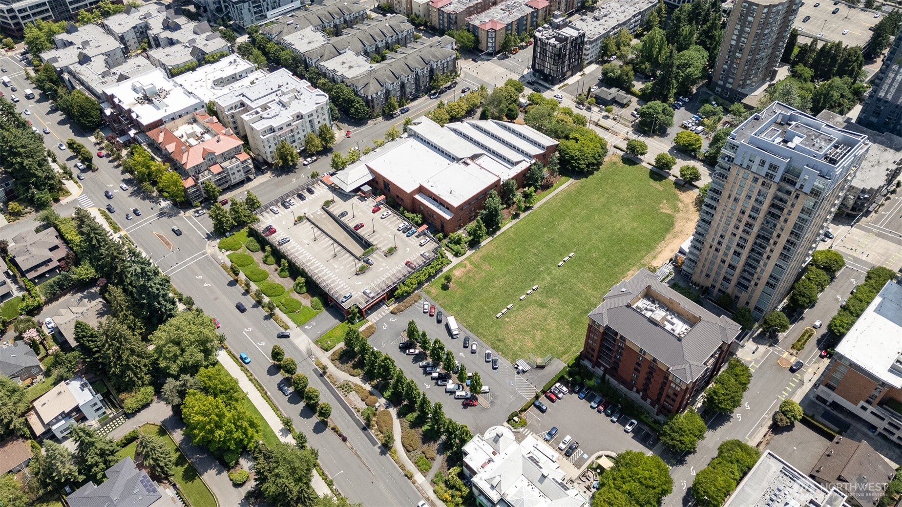Moments away, the Bellevue Public Library, Ashwood Playfield Park, and McCormick Park offer refined recreation, tranquil green spaces, and vibrant community gatherings — all enhancing your urban lifestyle.