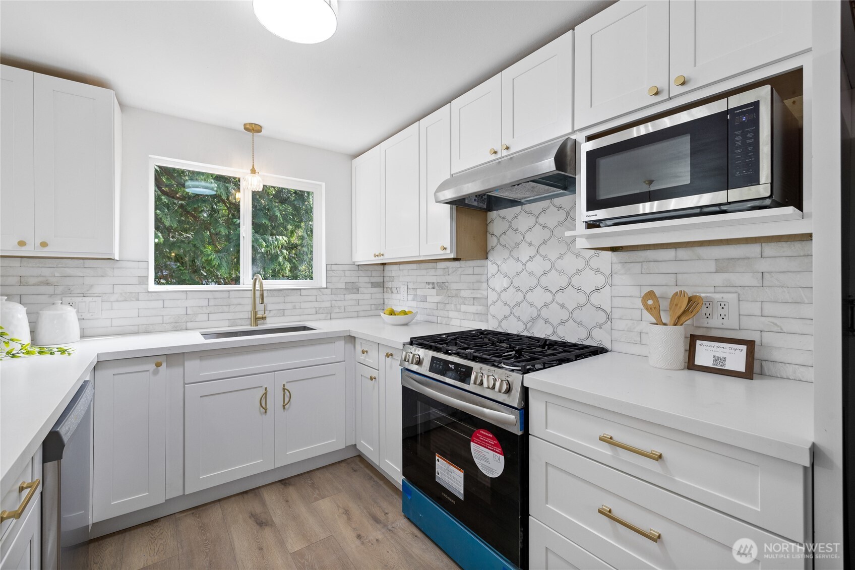 All appliances stay!