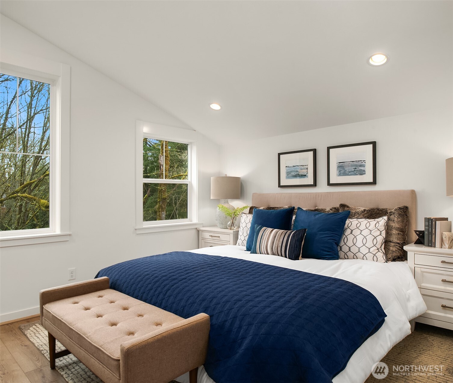 Photos are of a furnished Daisy for demonstration purposes only. Surfaces and finishes may differ.