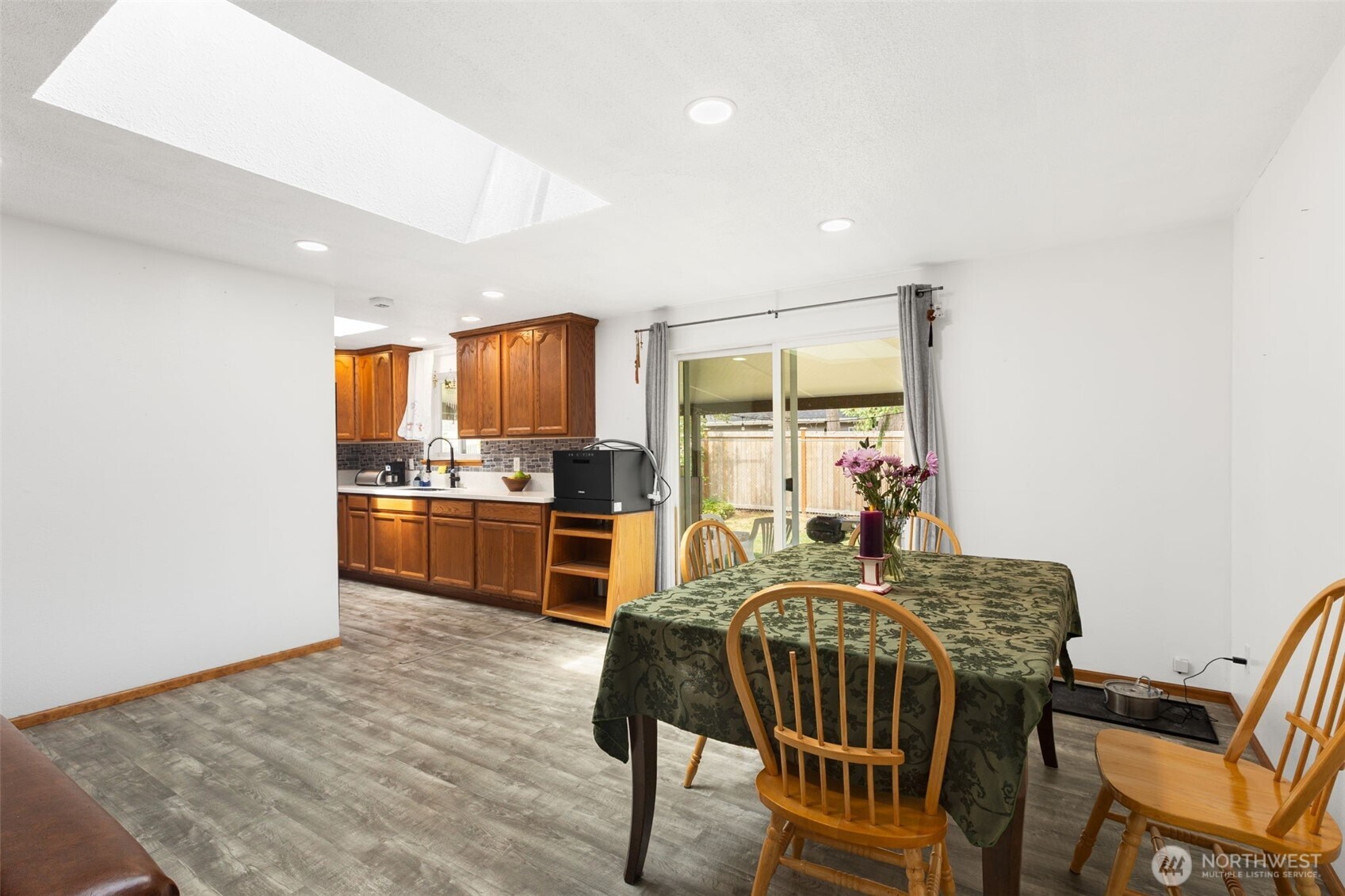 Dining room with space for a sitting area