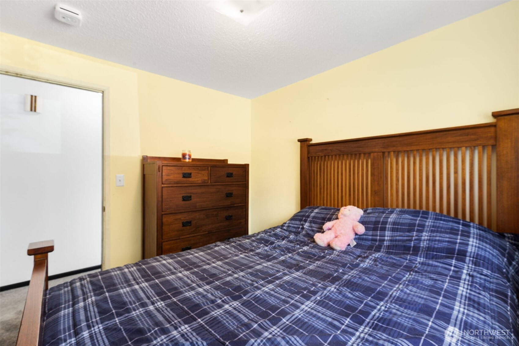 Spacious and plenty of natural light