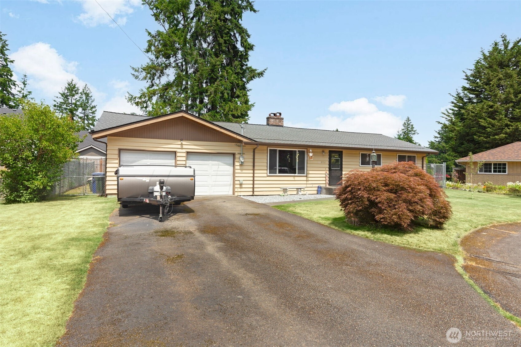Long driveway easily fit RV, trailer, or six cars