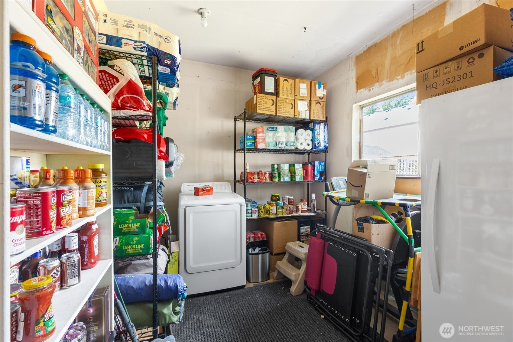 Bonus room located in garage plenty of space for an office, workshop, business or storage ect.
