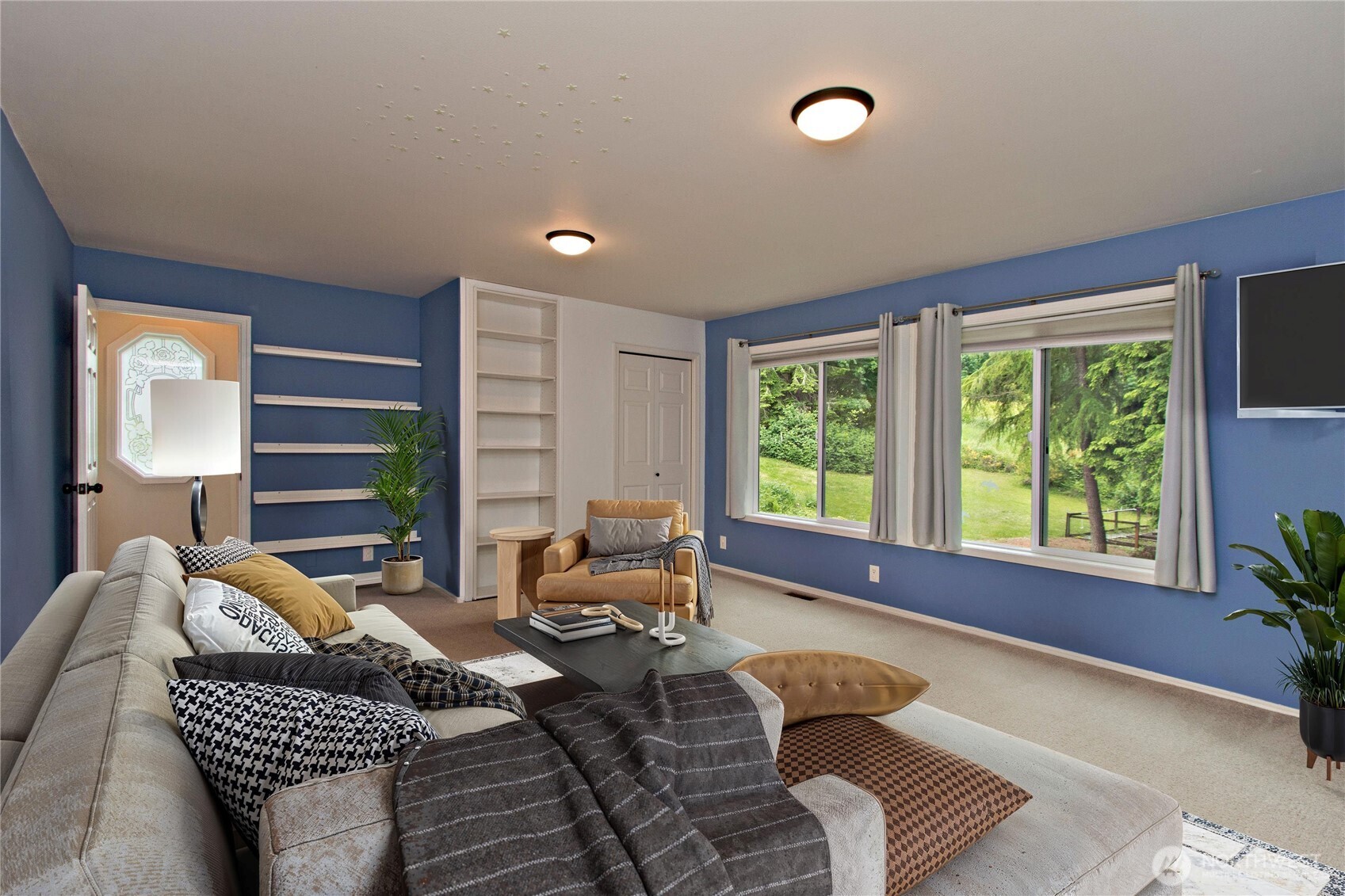 Upstairs media room or bedroom