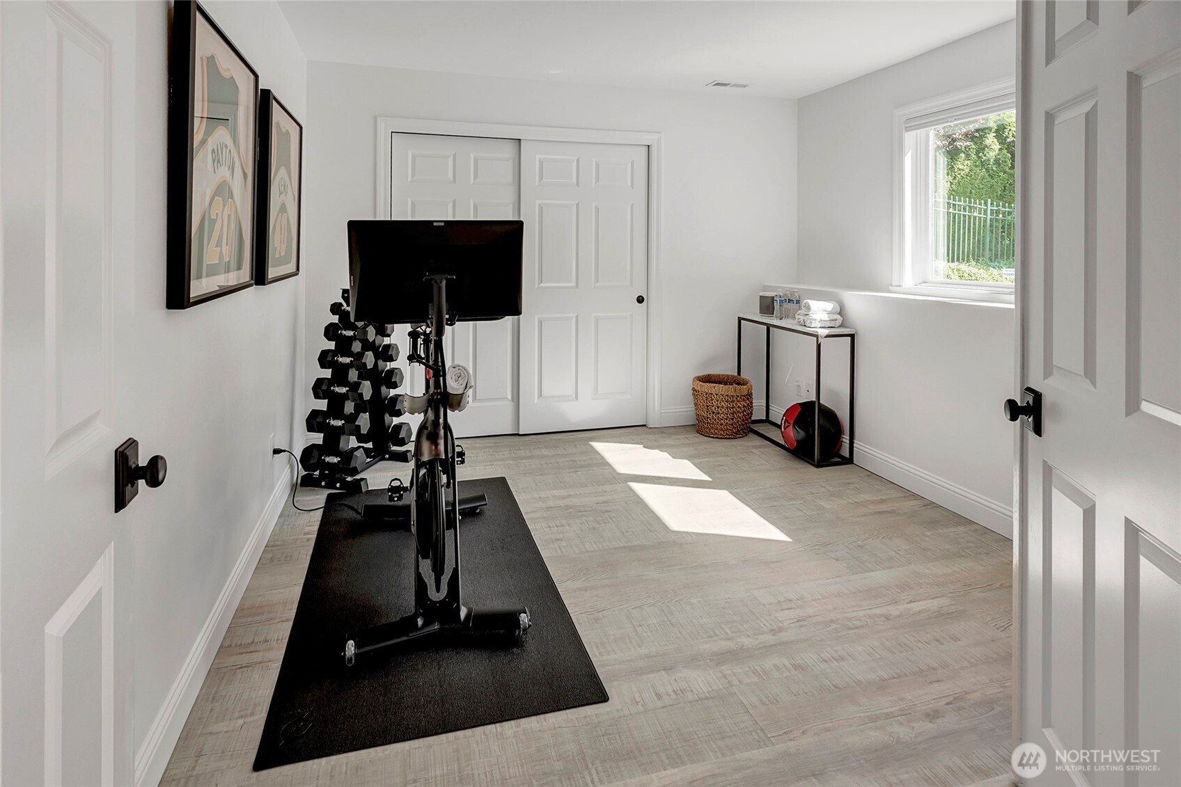 Just off the pool room you have several options to either make this room the fifth bedroom, workout room or whatever else you may need.