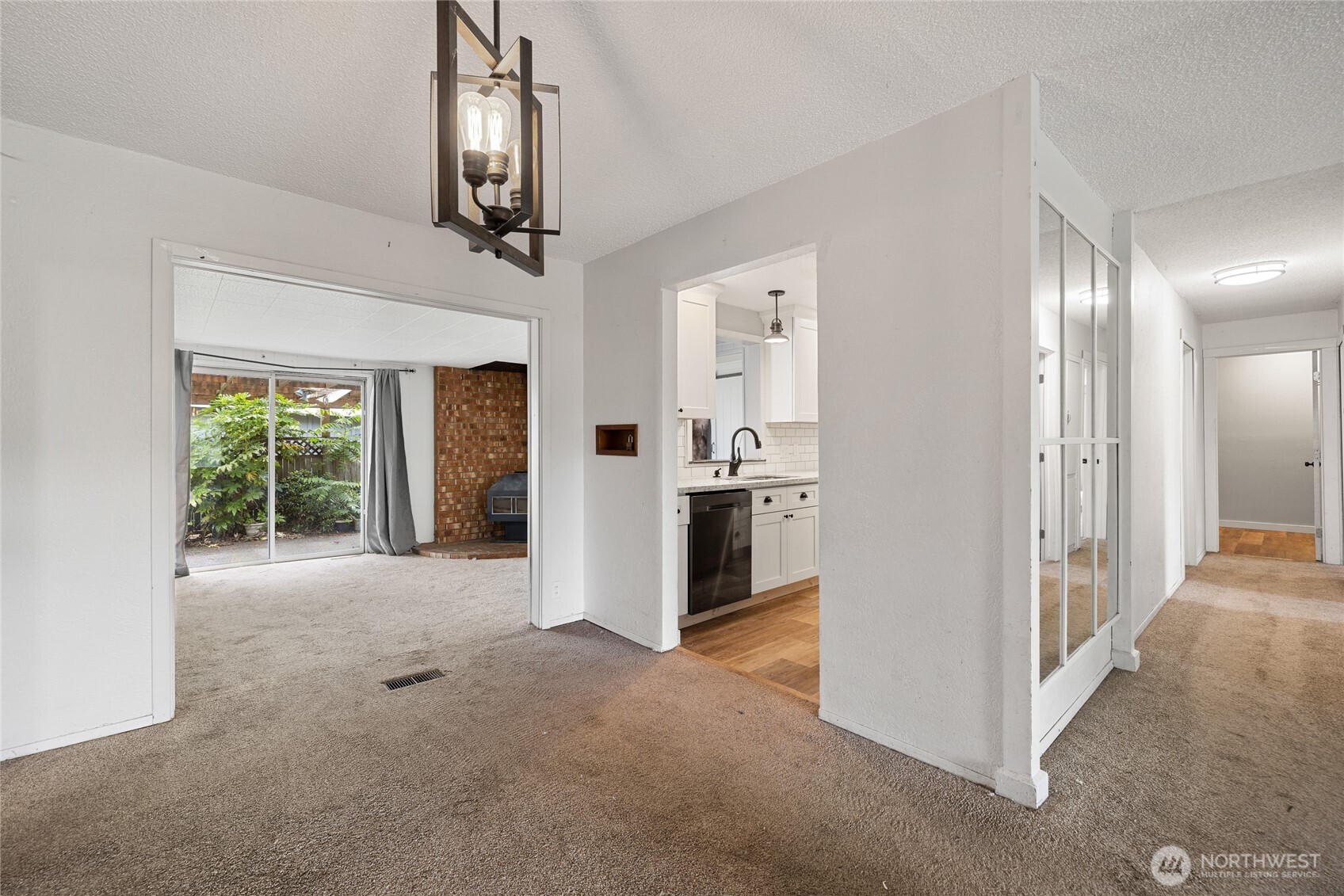 Another potential dining area.