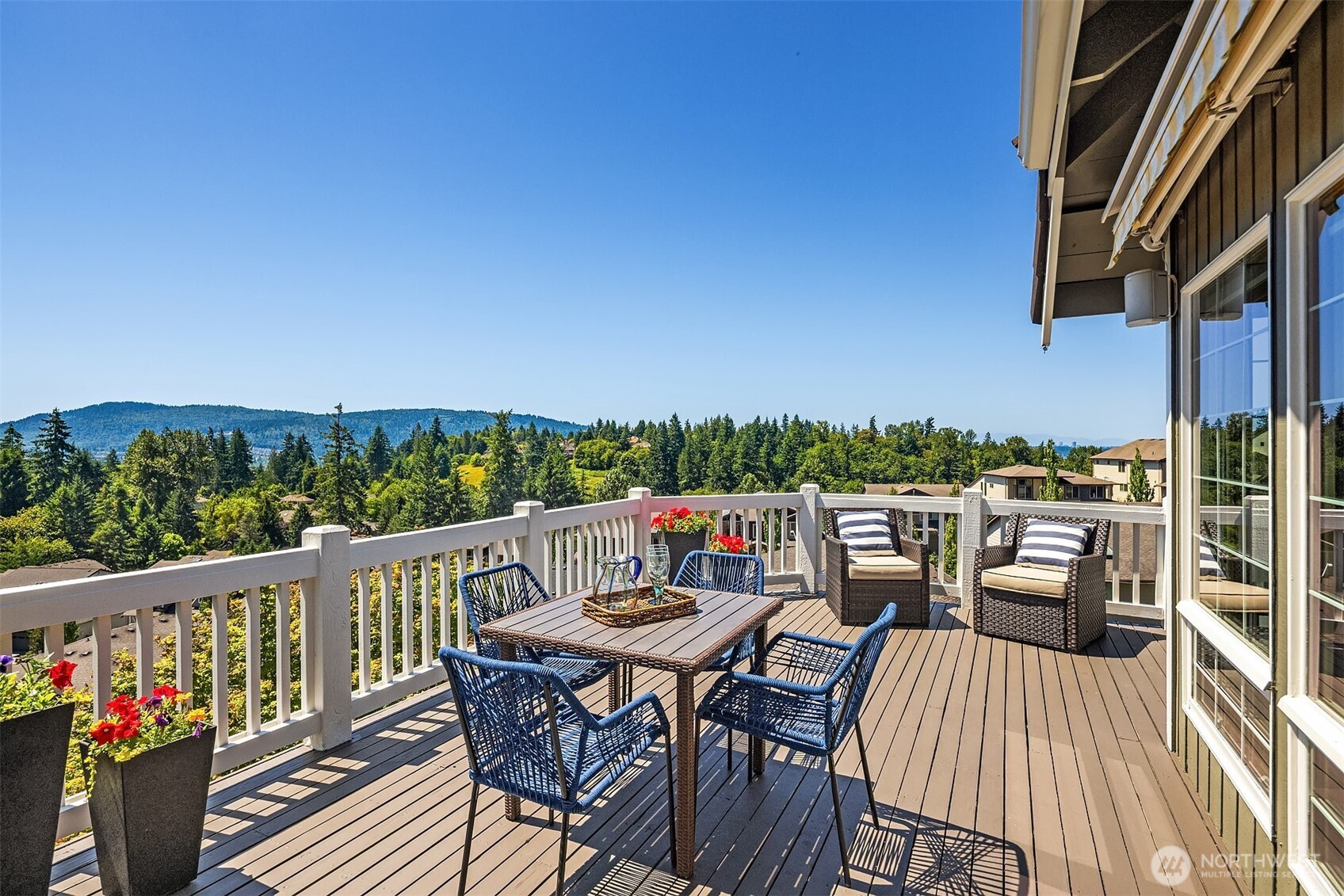 Enjoy entertaining on the view deck