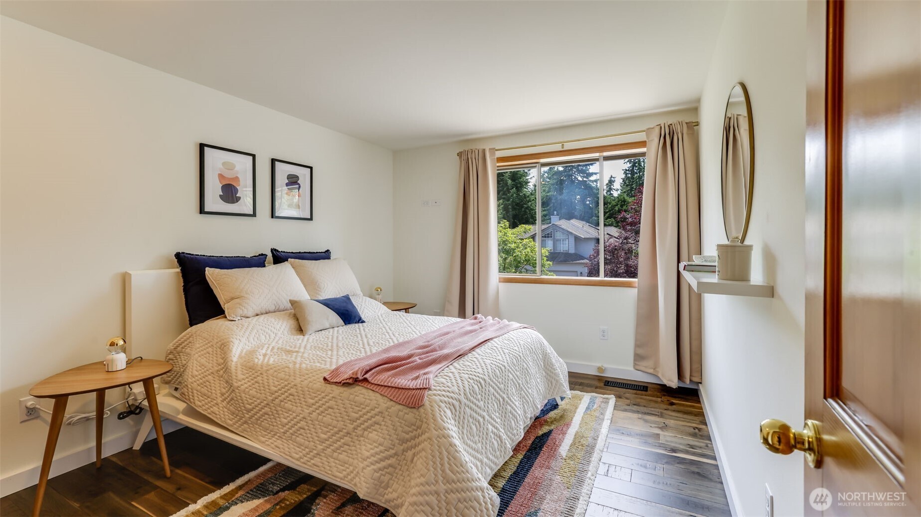 Guest bedroom #1