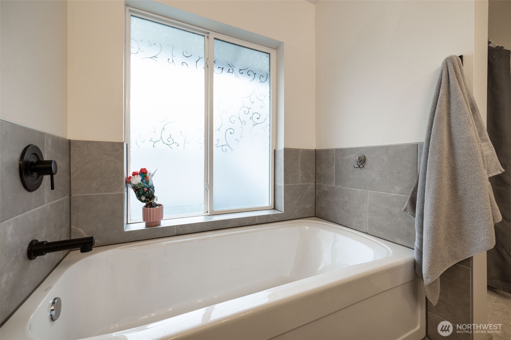 Main House - Primary Soaking Tub