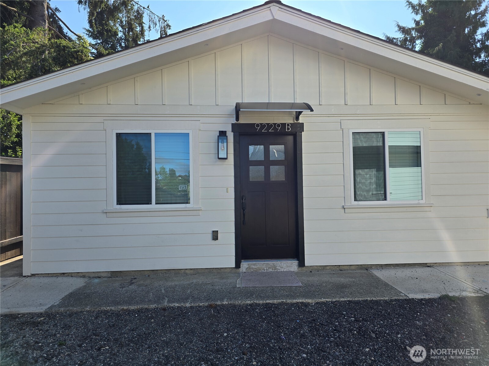 DADU - 1-bed 1-bath w/Full Kitchen & W&D