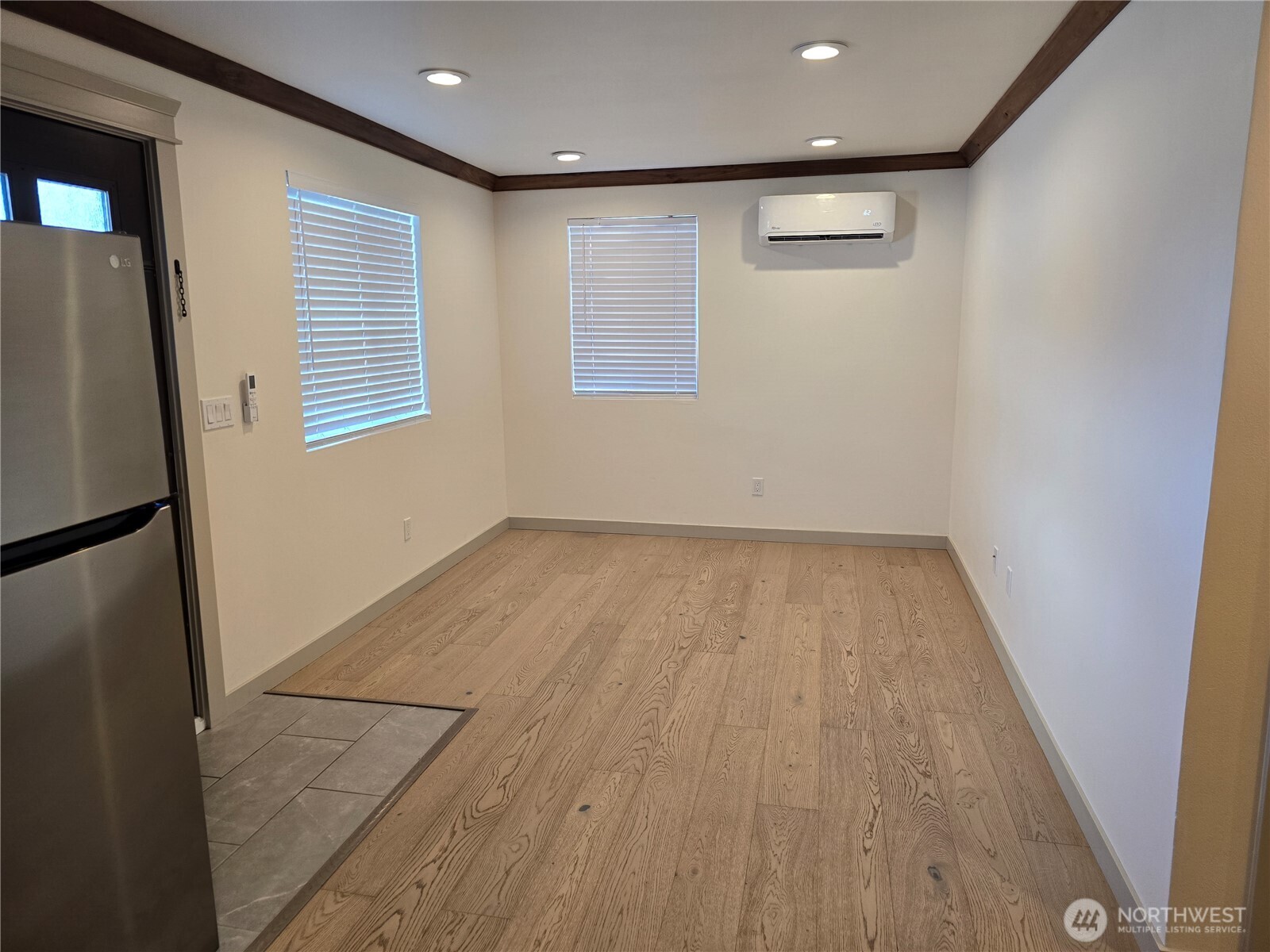 DADU - Livingroom, Engineered Hardwood Flooring