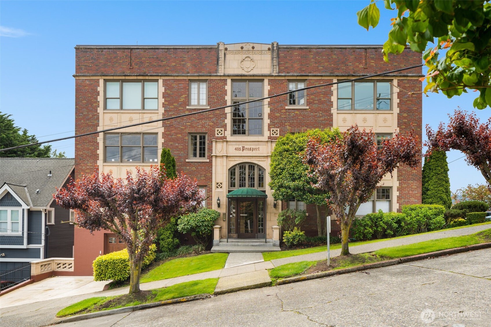 Just a few blocks away from the Seattle Center- Space Needle, McCaw Hall, Climate Pledge, and the Monorail.