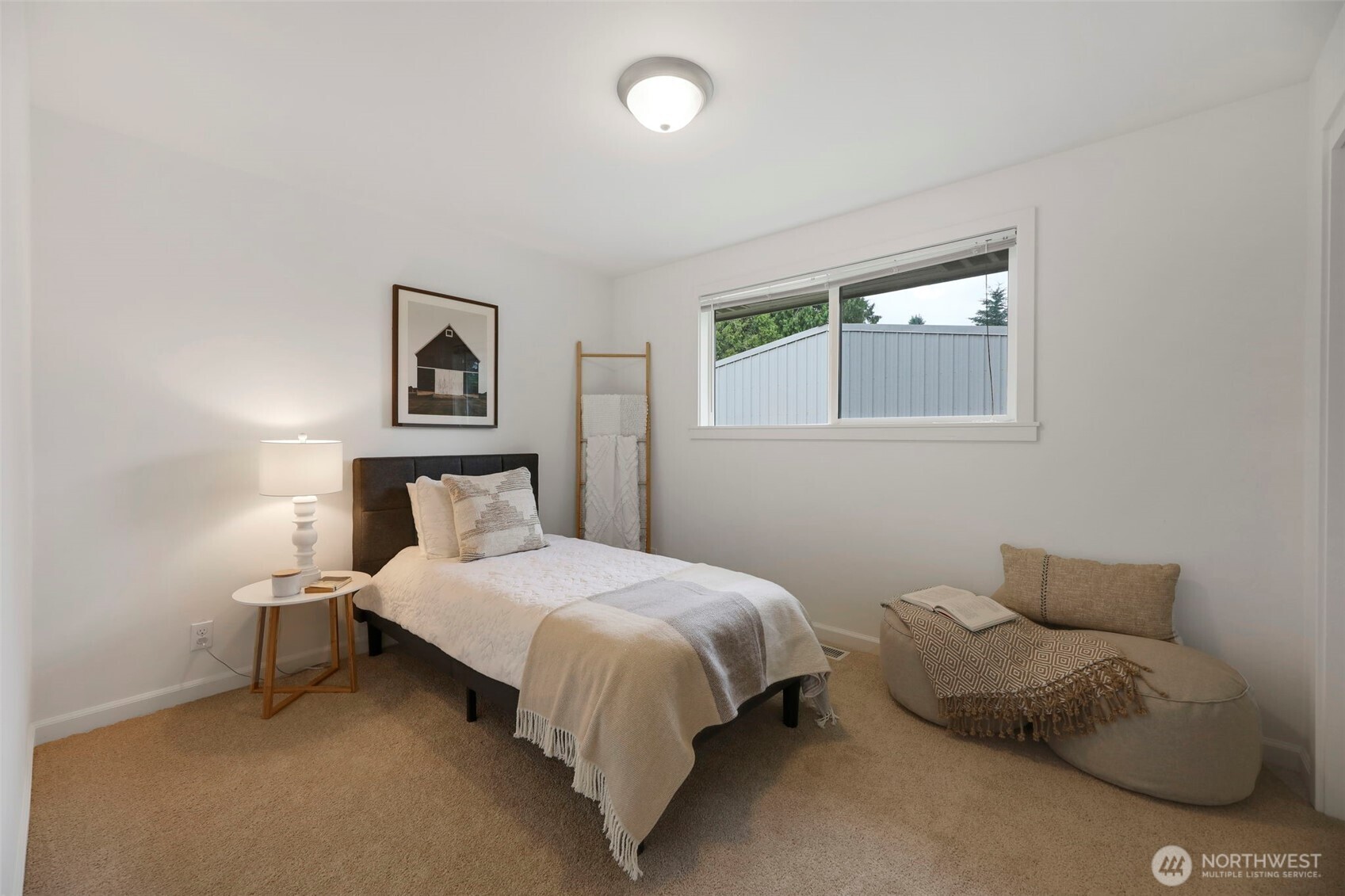 Additional upstairs bedroom.