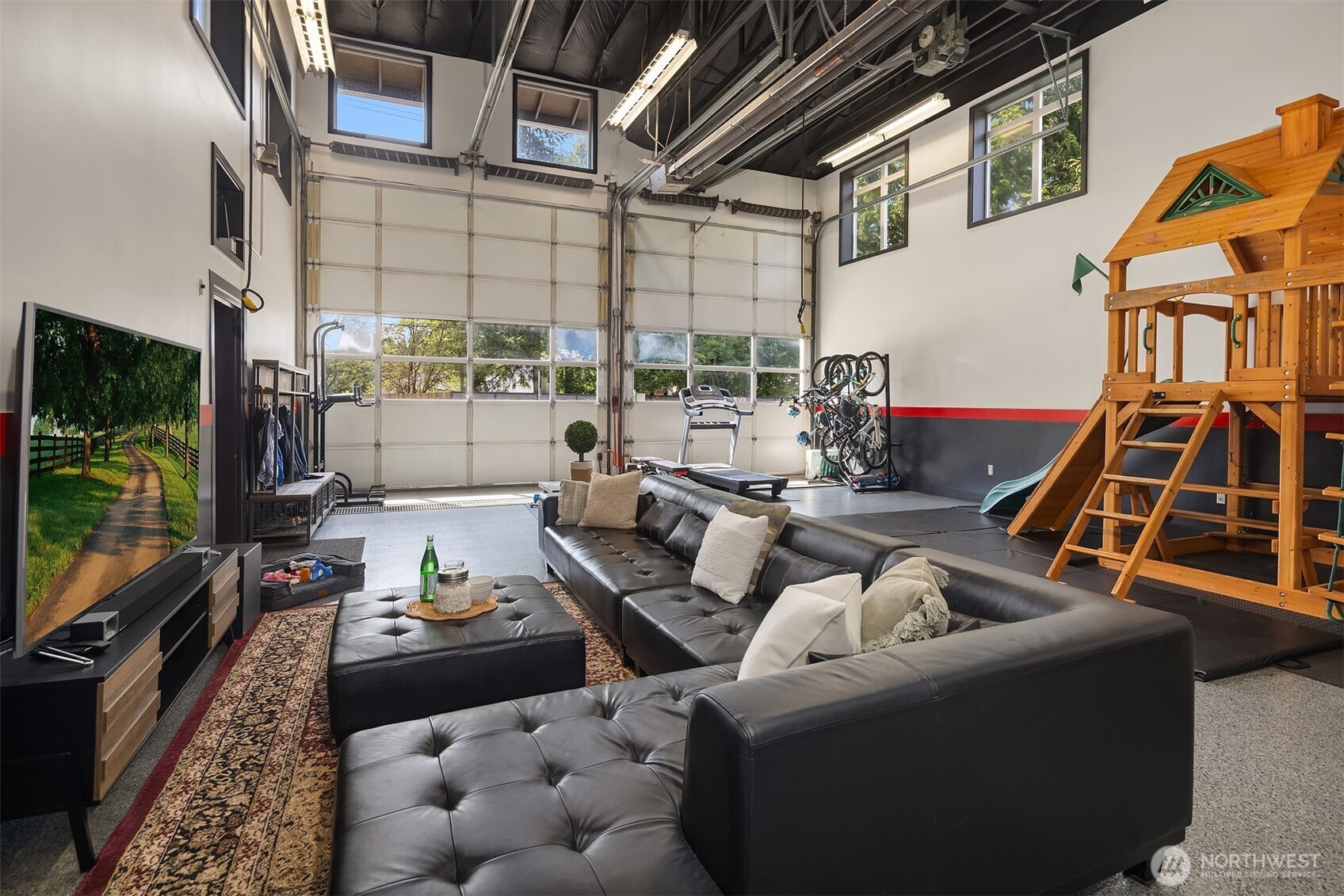 There's so much potential in this space to make it whatever you might want – a home gym, an artist's studio, an incredible workshop, or even more living space!