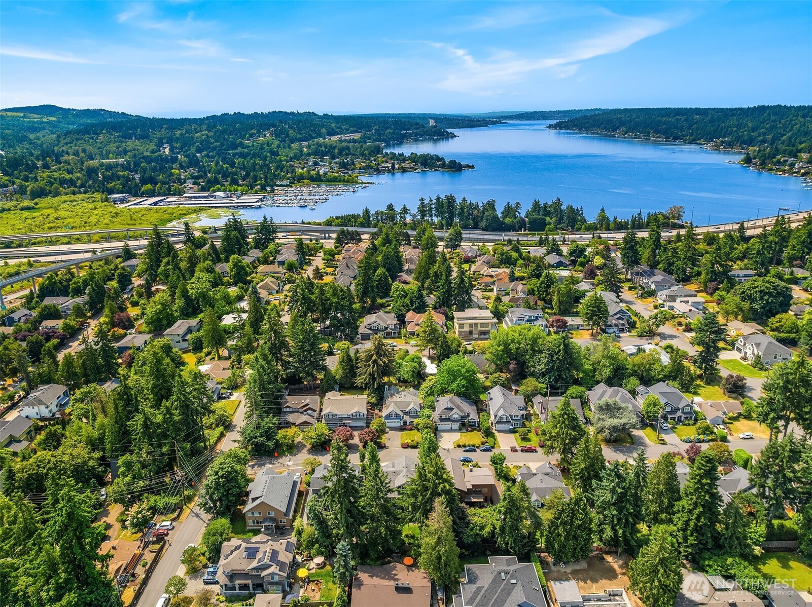 Wonderful neighborhood for walking, biking, and playing—includes access to tennis and pickleballcourts, and Enatai Elementary’s playground and turf (open to the public outside school hours)