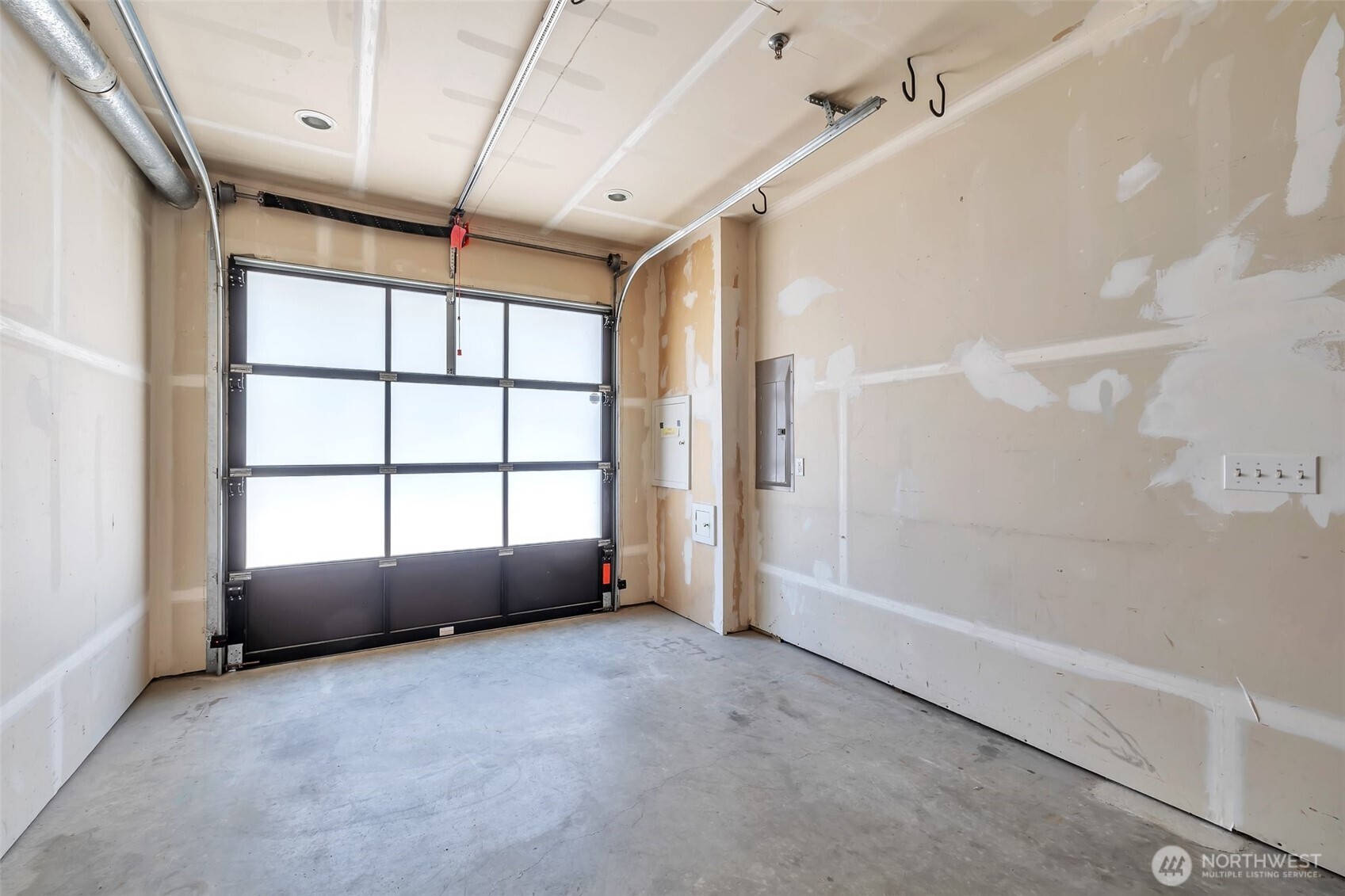 Single car garage.
