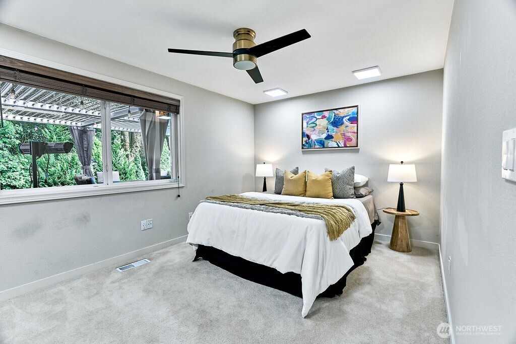 6 Bedrooms total!