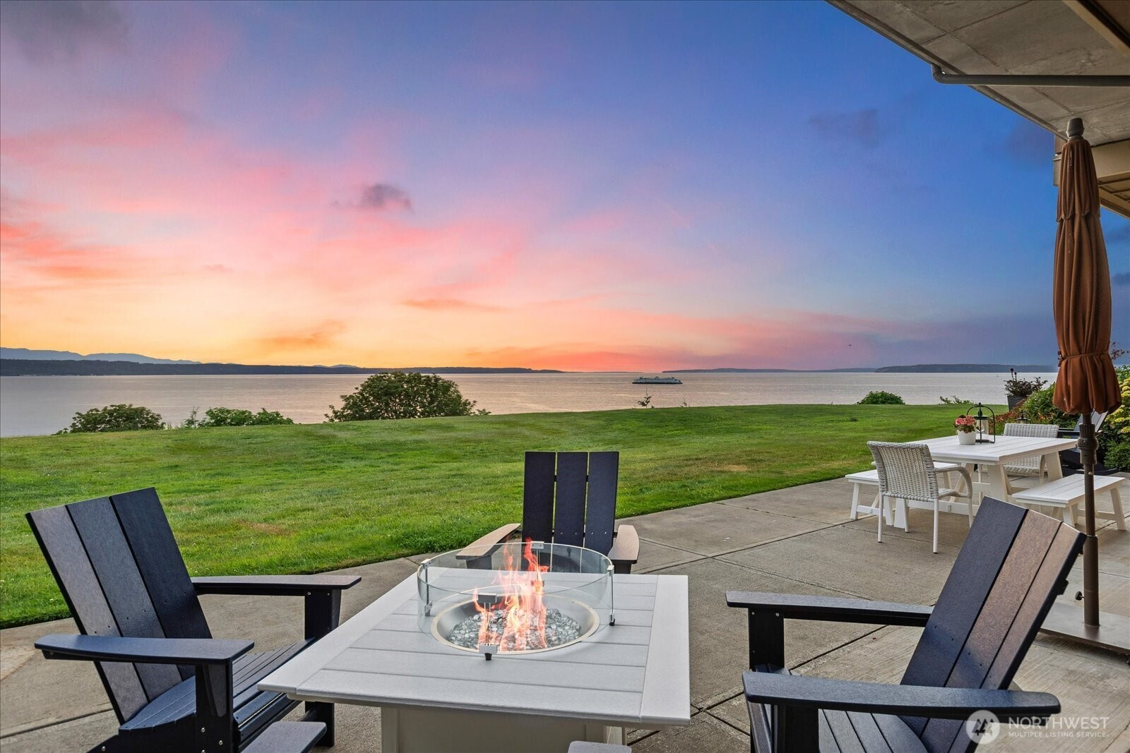 Come...enjoy the sunset . . and a lifestyle !