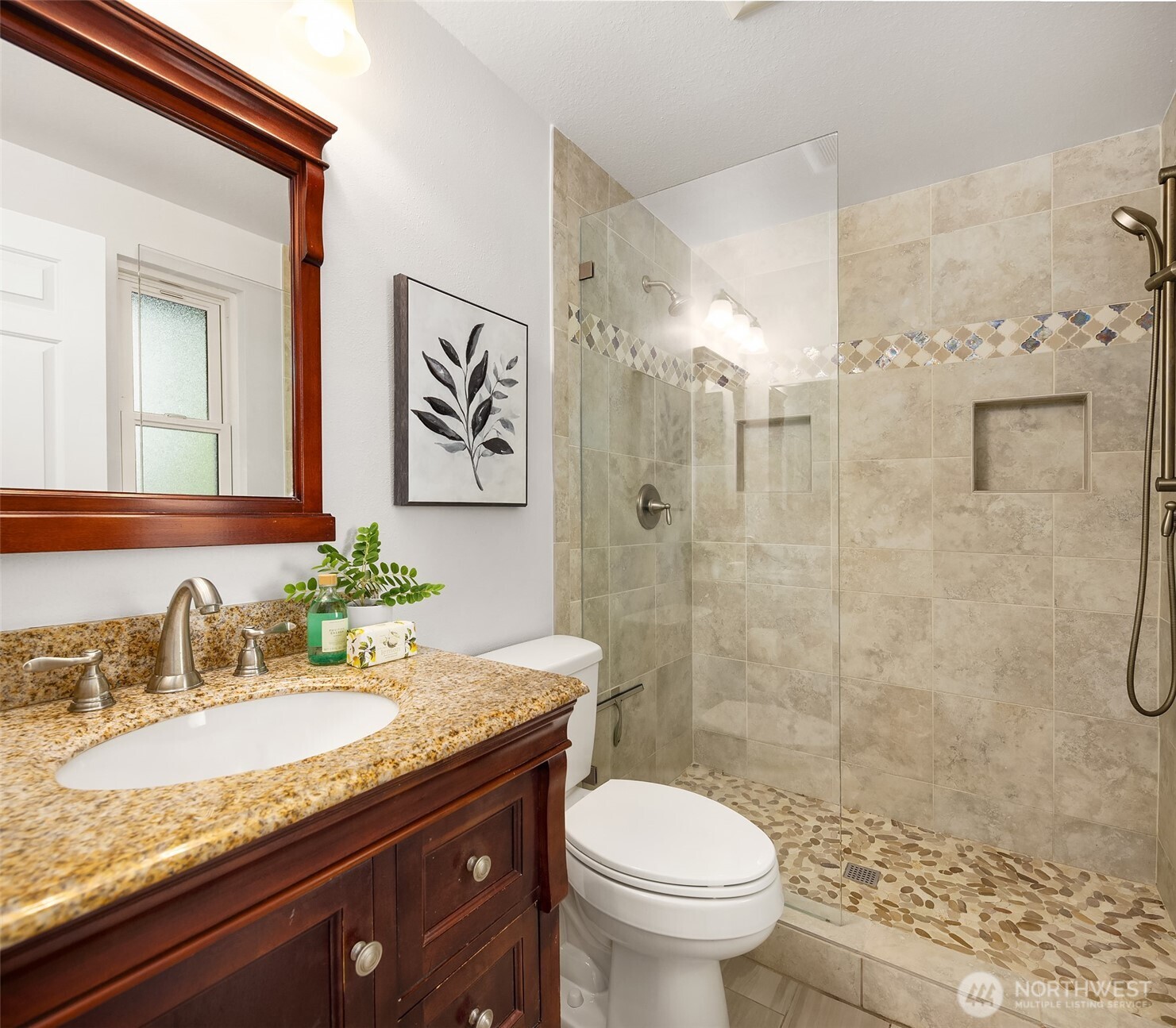 En suite 3/4 primary bathroom