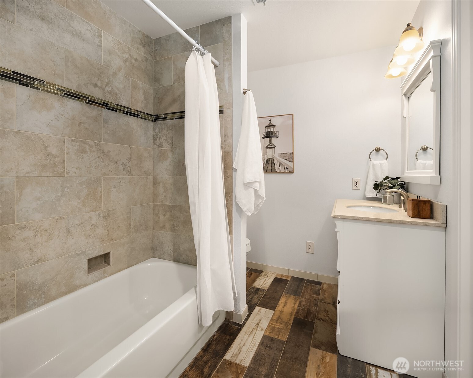 Lower level full bathroom