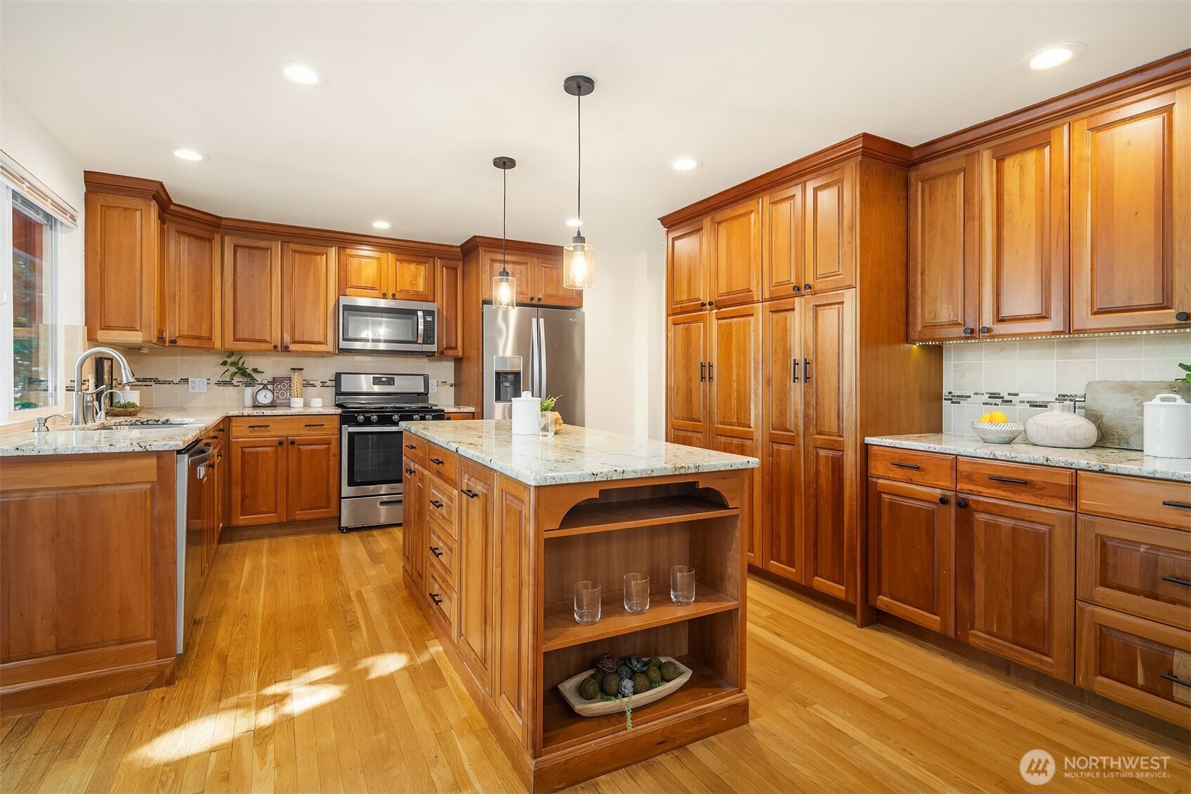 Cabinets with pull out drawers