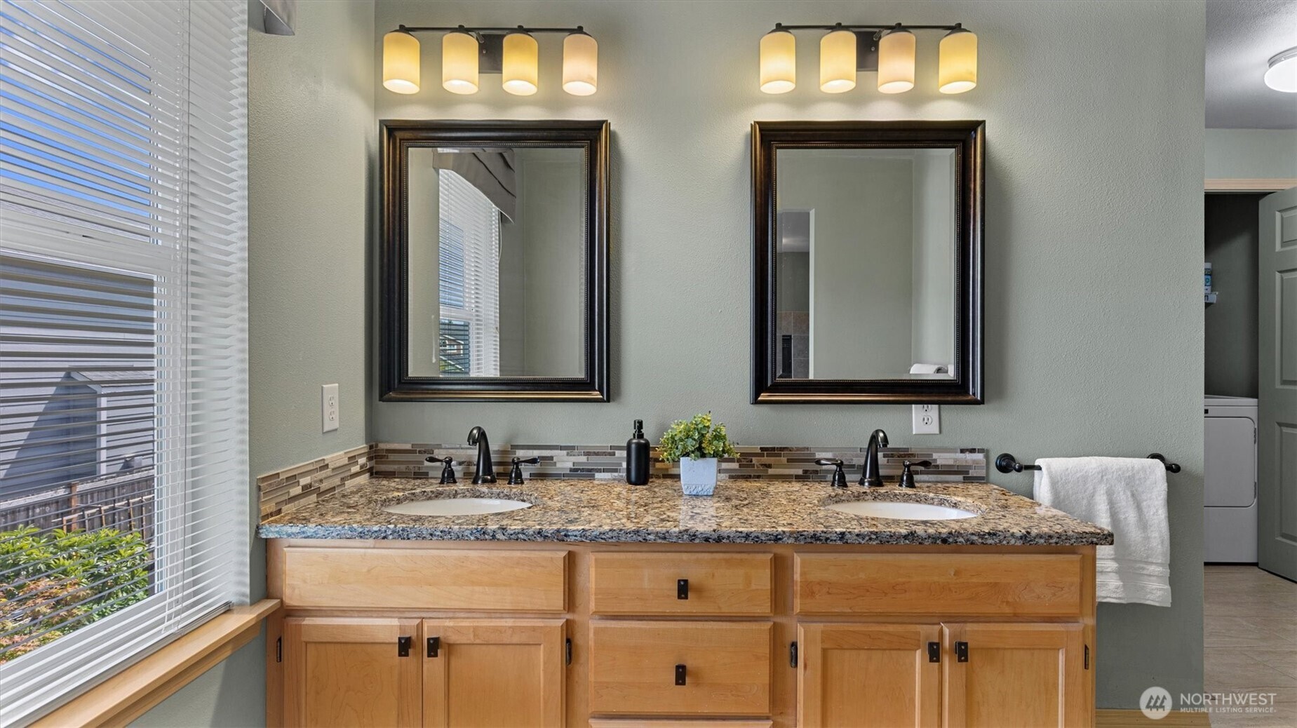 Dual sinks and mirrors