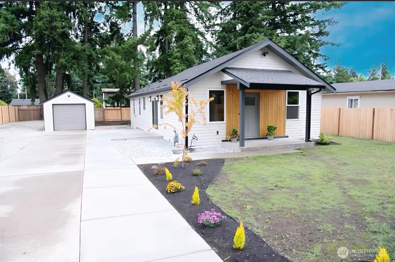 Side patio, plenty of parking