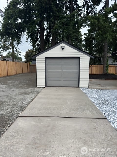 1-car garage or insulated storage space