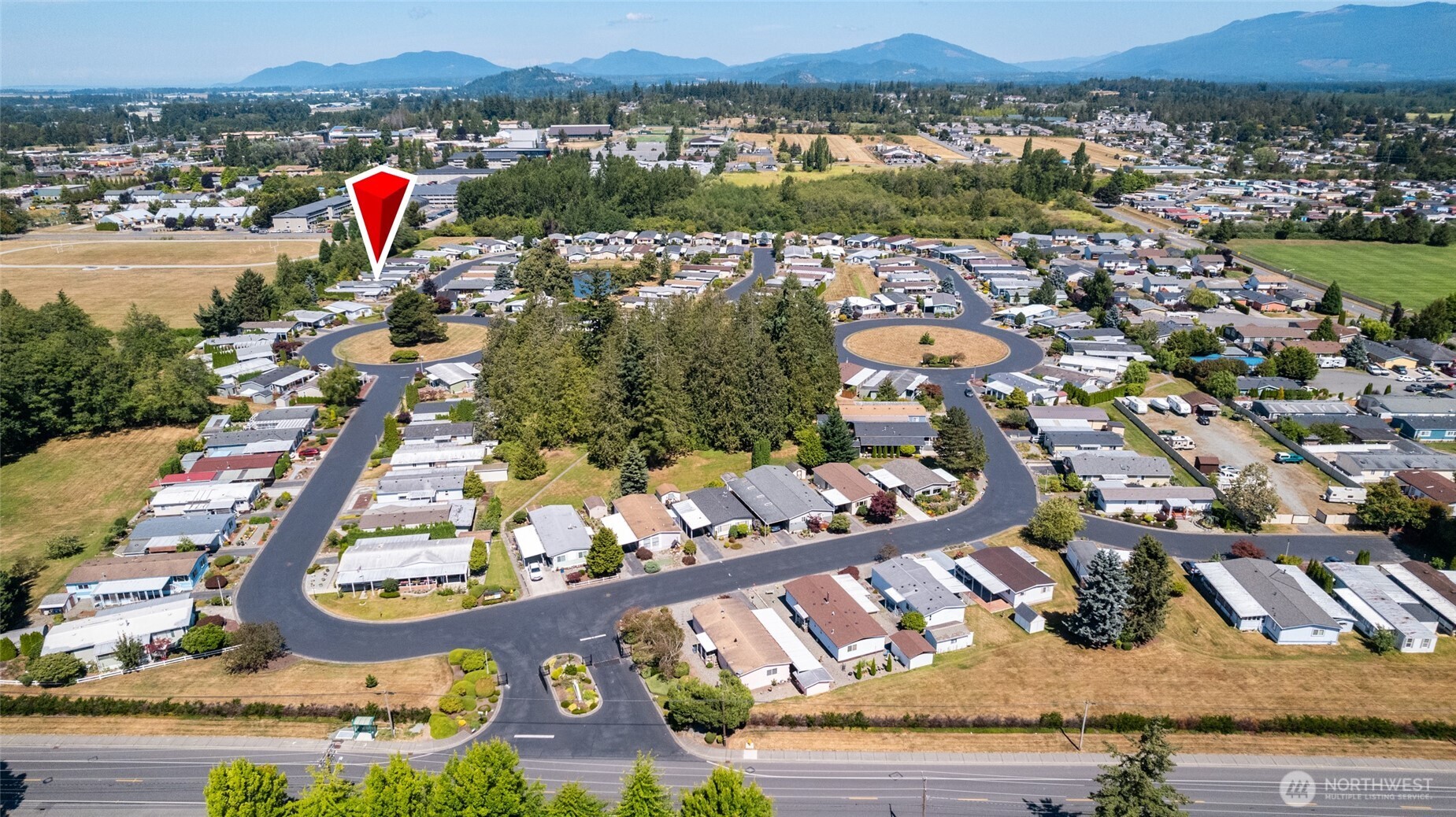 Home is located in an ideal location deep in the park and along the green space, where it's quiet and private.