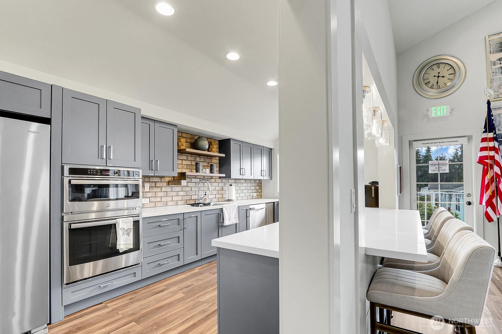 Mainfloor Kitchen in Clubhouse.