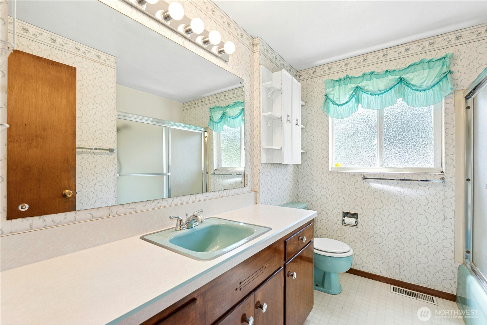 Large bath with full-size tub and shower