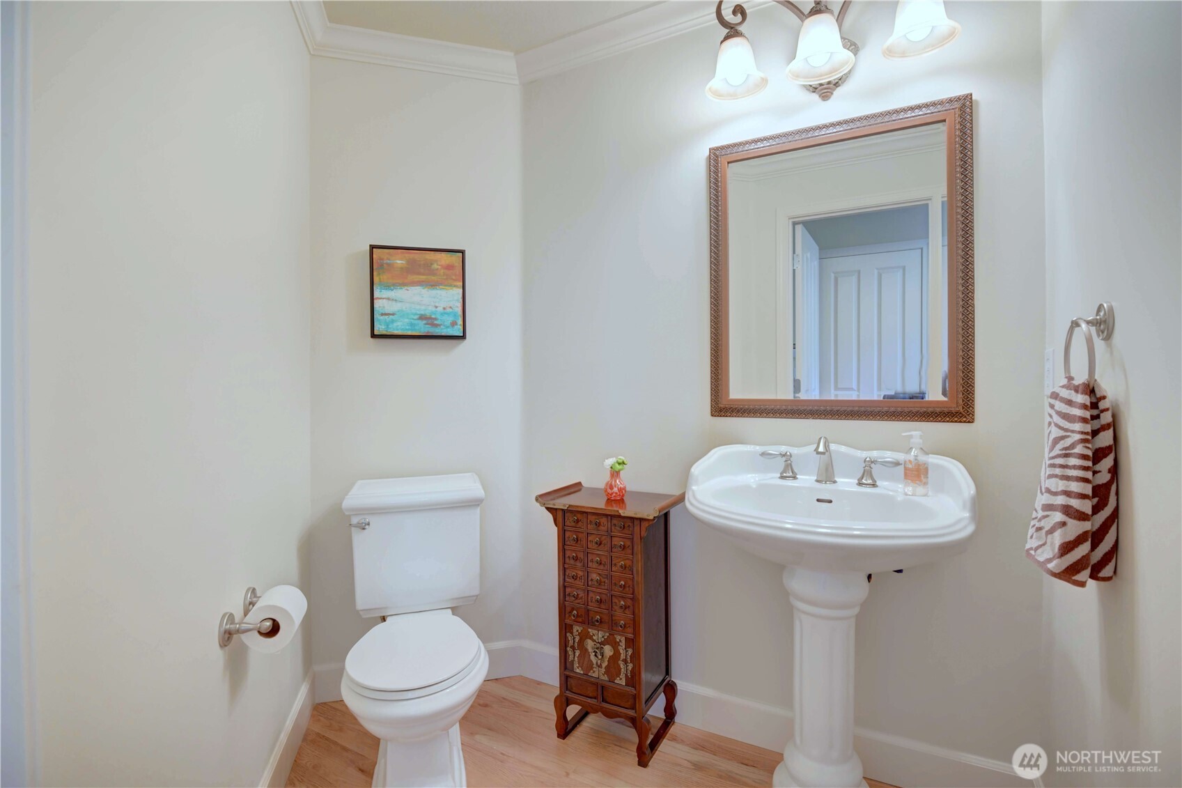 master suite 5 pieces bath with the walk-in closet.
