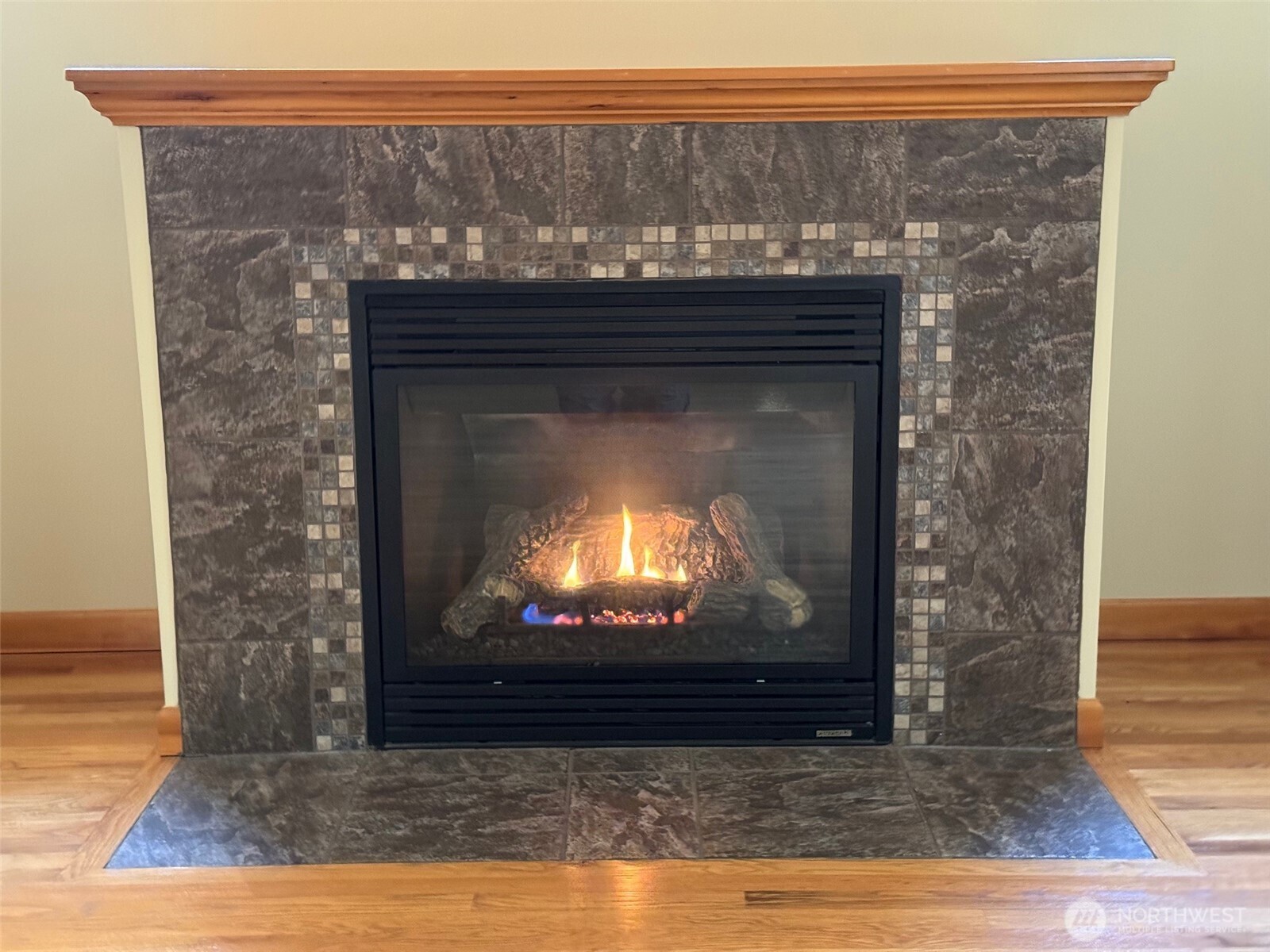 Nat Gas Fireplace for Cool Winter Nights