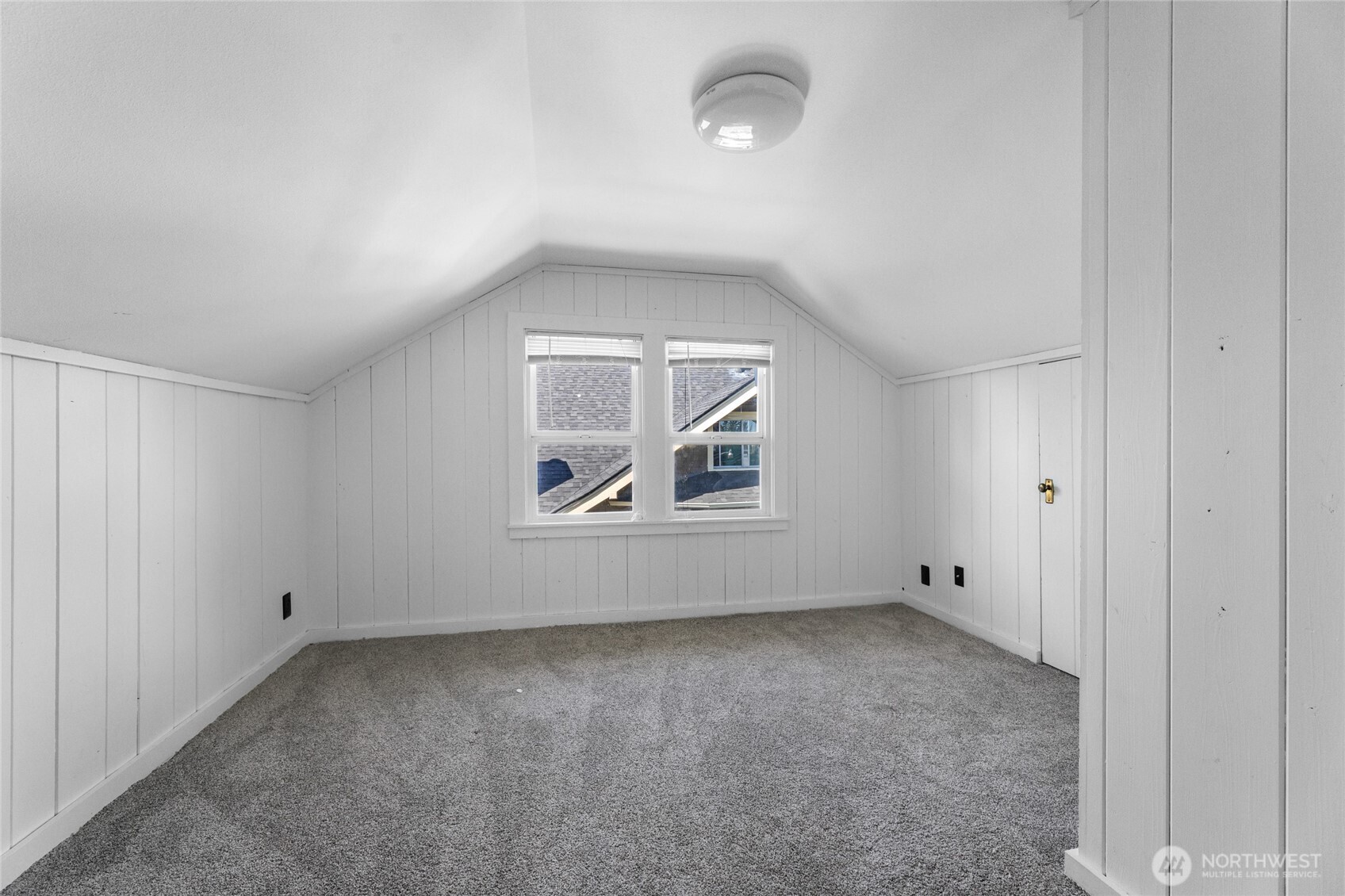 Upper bedroom 2
