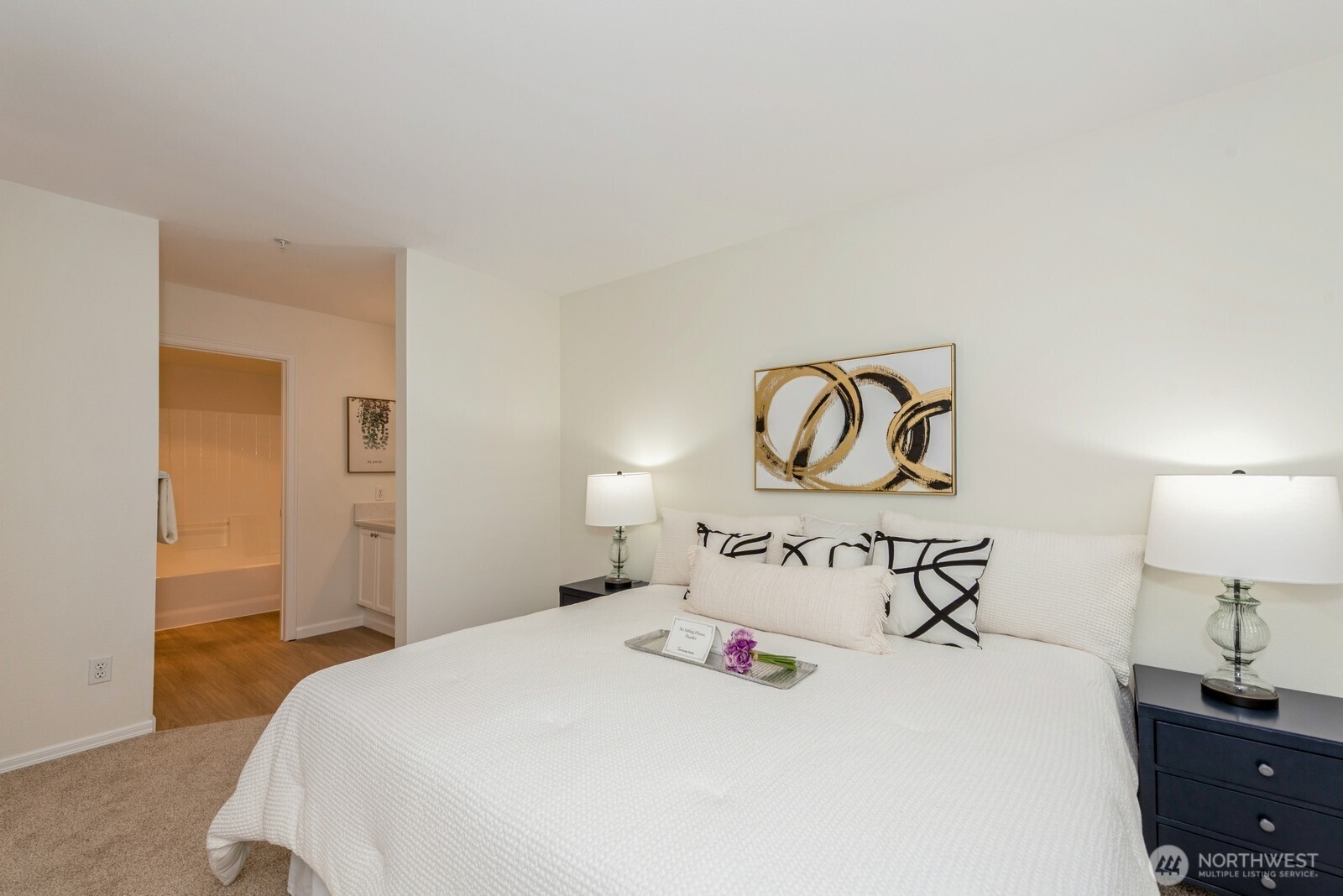 Primary suite with ensuite bathroom