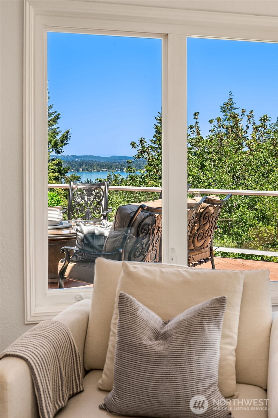 Lake Washington views from living room and oversized deck.