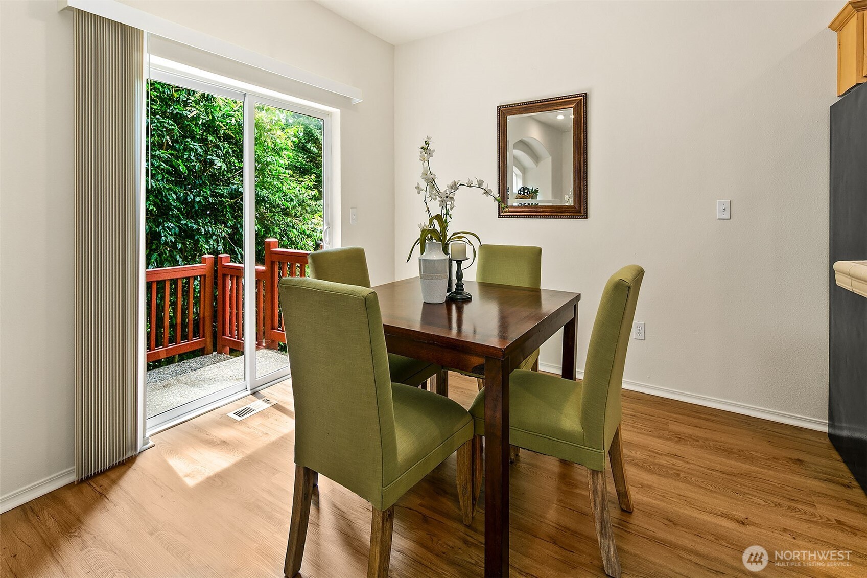 Kitchen eating space.