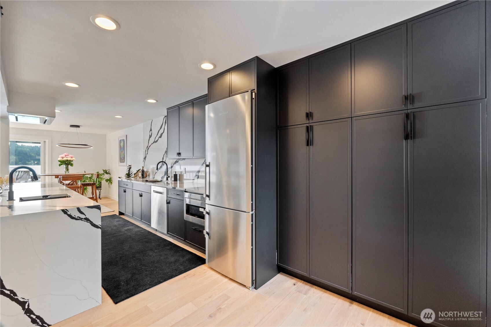 Tons of storage in the kitchen
