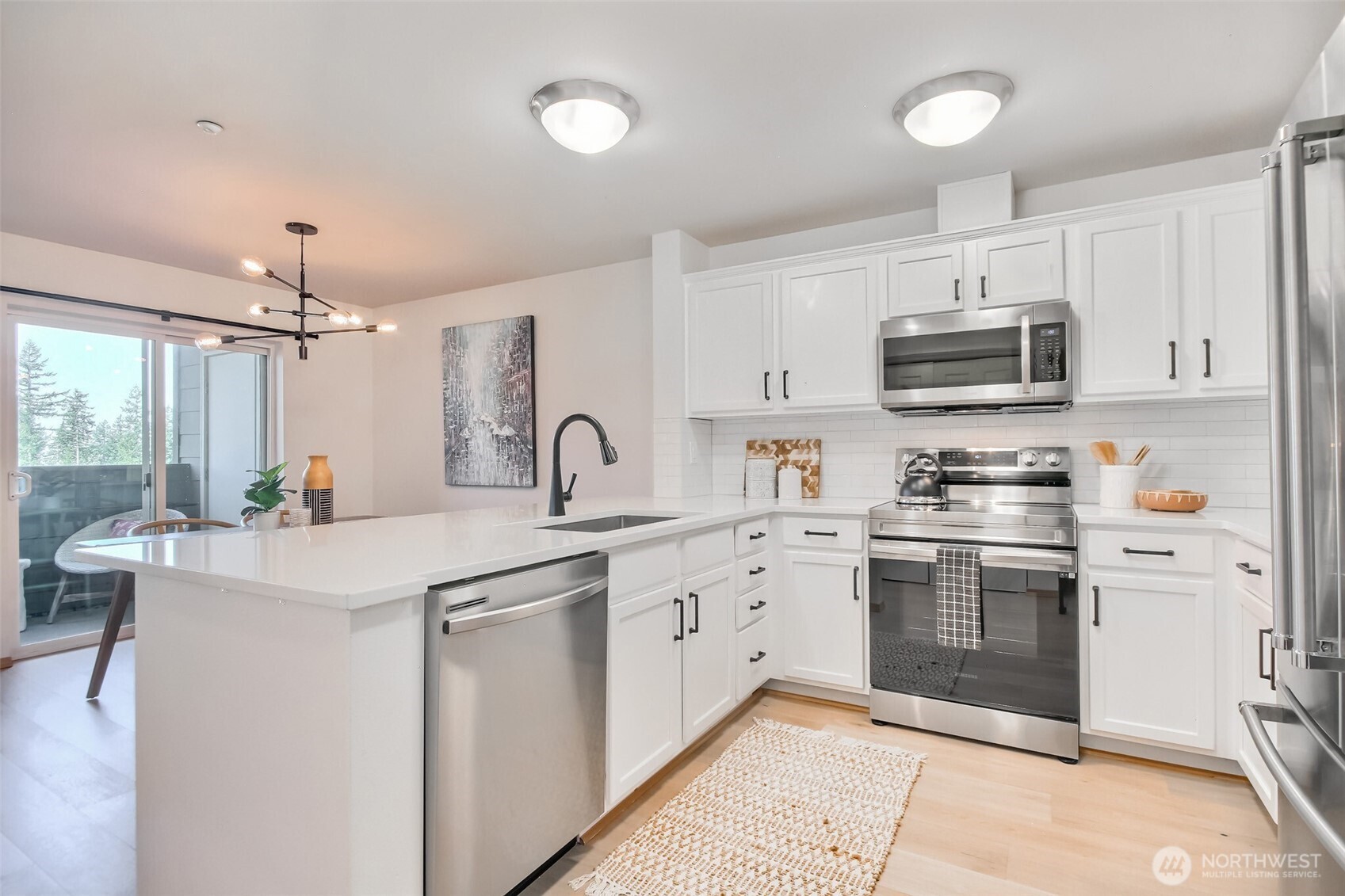 Kitchen has eating bar