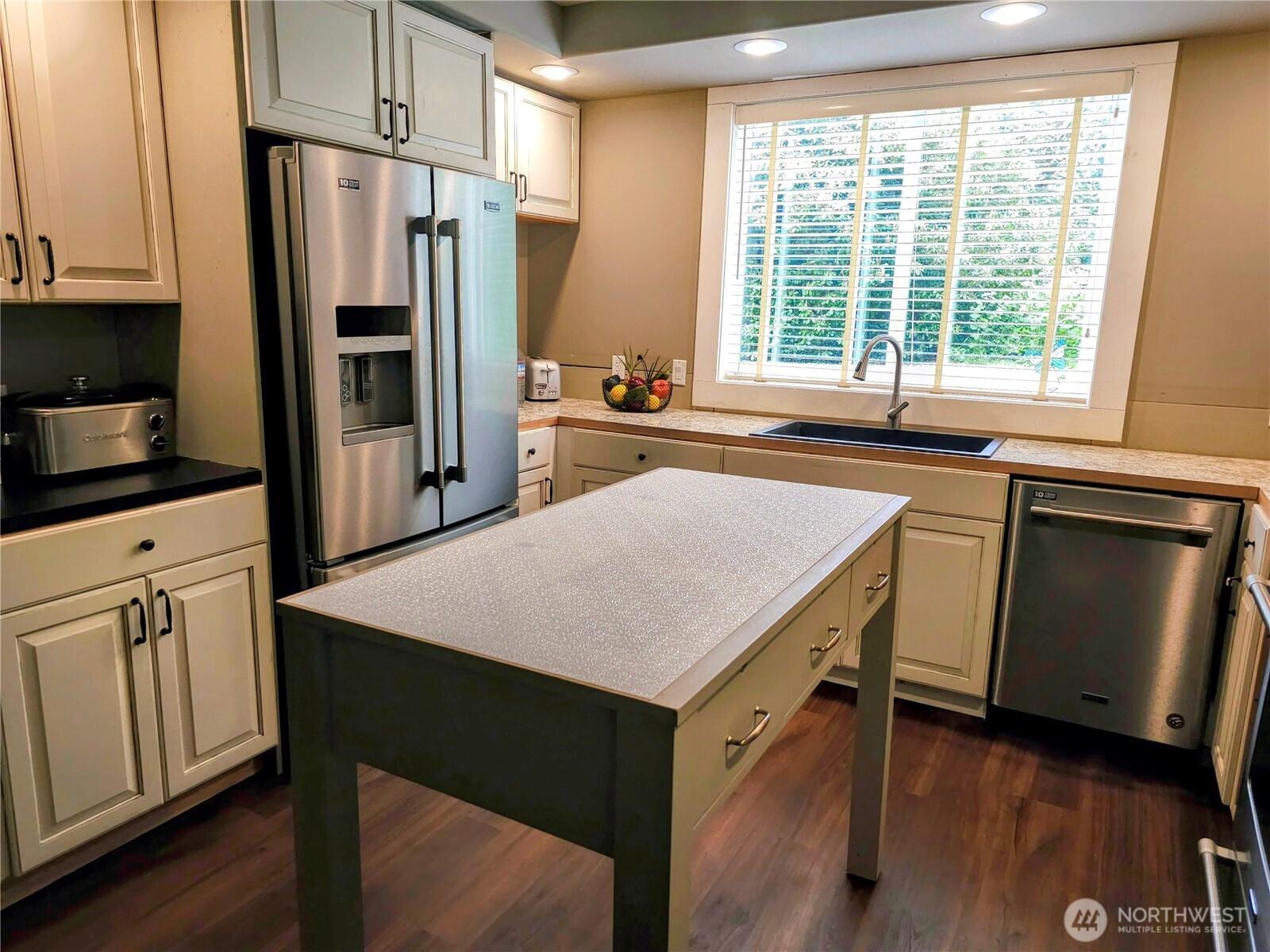 Another view of the kitchen