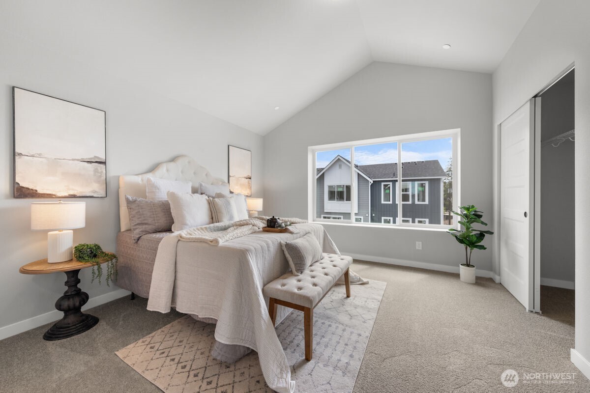 Photographs are for illustrative purposes only. Features, finishes, interior/exterior colors, landscaping and floorplan shown may vary from actual homes built.