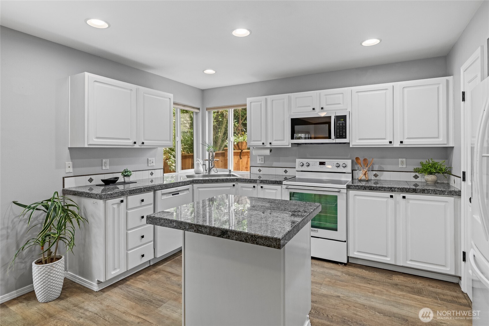 Kitchen with Granite countertops