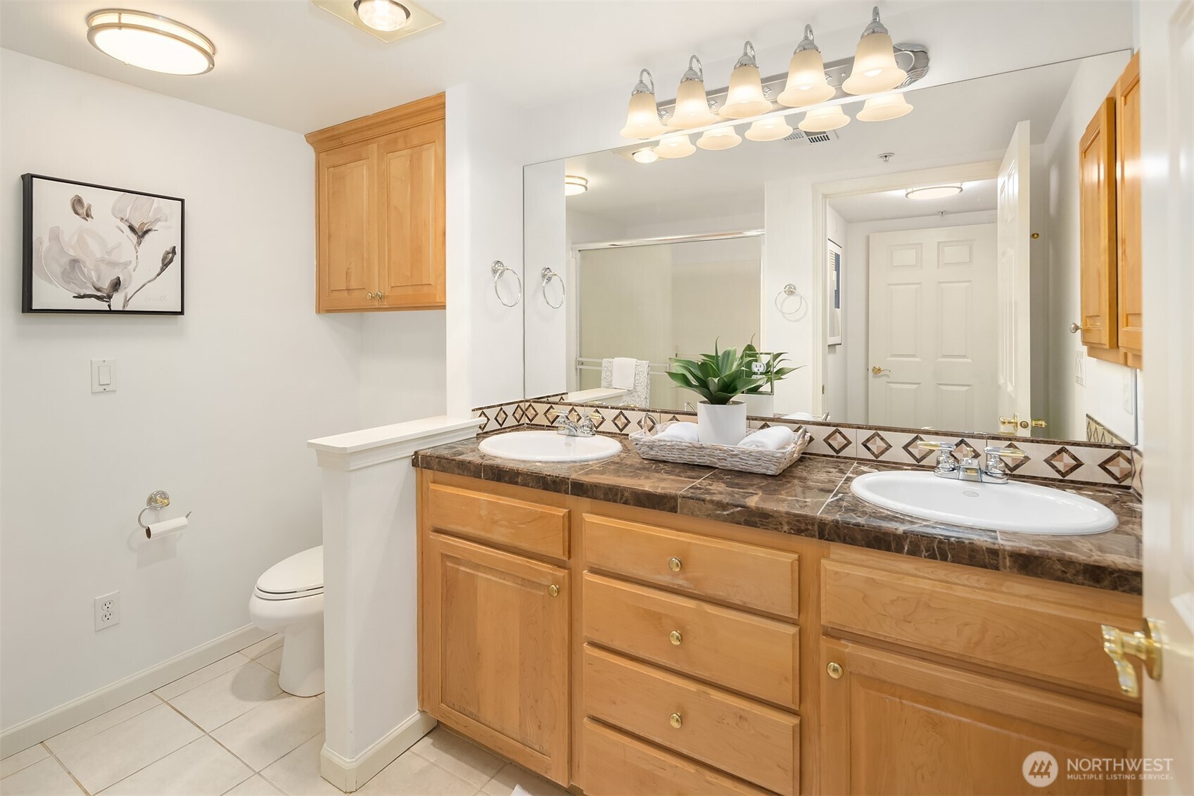 Primary suite