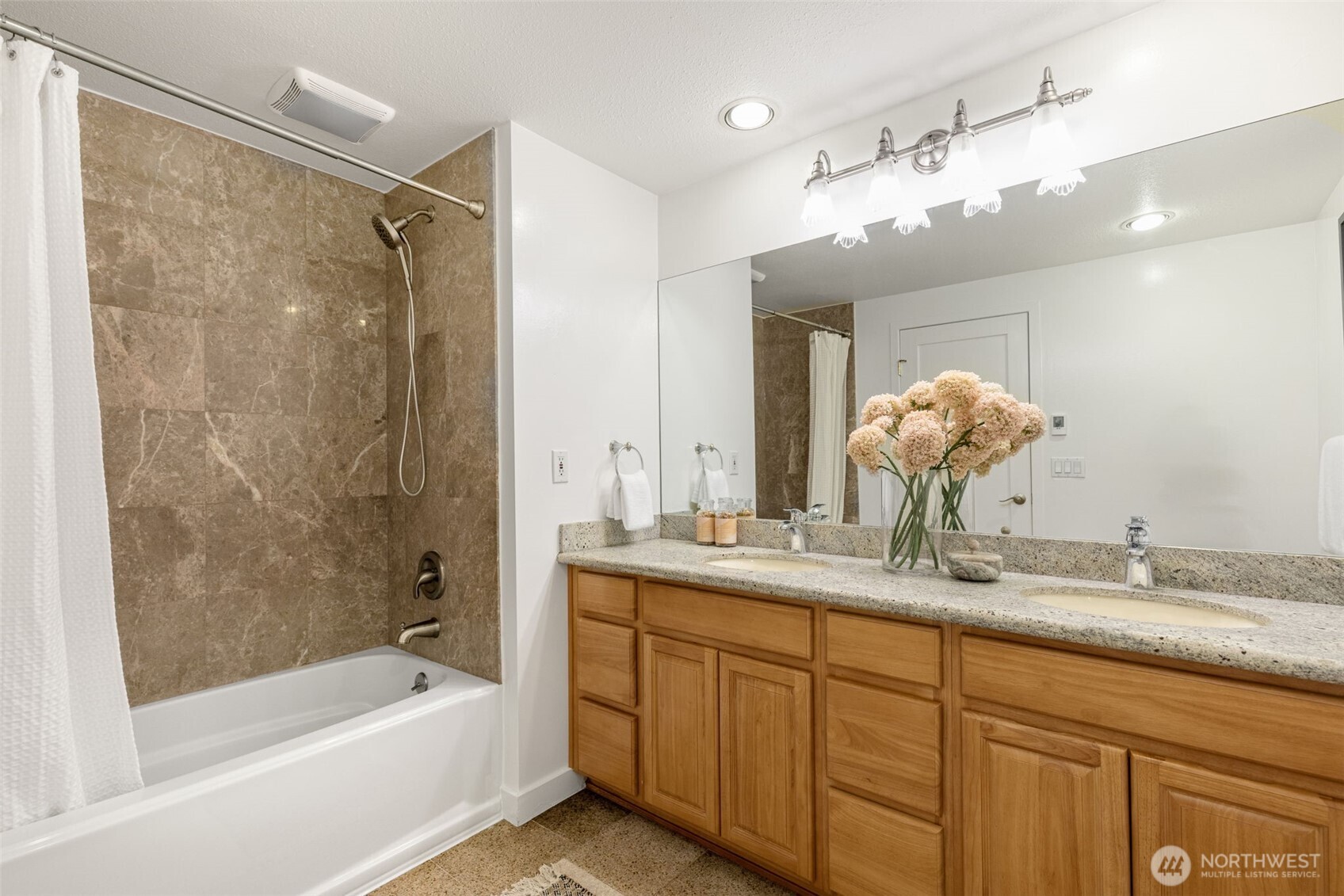 Guest bath.